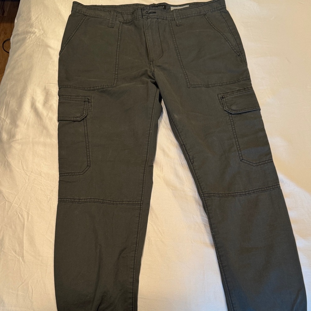 Aeropostale Men's Dark Green Cargo Pants